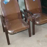 دو عددصندلی درحدنو جنس سنگین محکم سالم