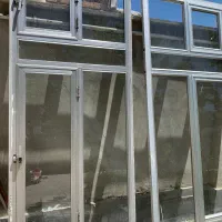 درب و پنجره آلومینیومی