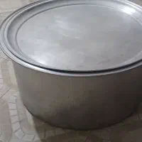 یک عدد قابلمه بزرگ روئی درحدنو