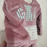 ست گرم پوش مخملی ۵۳۰تومان|کفش و لباس بچه|دهدشت, |دیوار