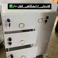 صندلی جکدار پدالی تخت طرح میز ناخن استادکار اسپا|آرایشگاه و سالن‌های زیبایی|شیراز, اصلاح‌نژاد|دیوار