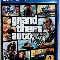دیسک بازی GTA V (ps4) +نقشه و کاتالوگ