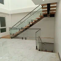 نرده شیشه ای