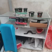 ویترین مغازه شیشه ای