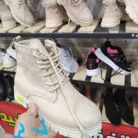 بوت|کیف، کفش، کمربند|نیشابور, دارایی|دیوار