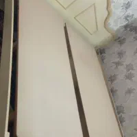 تخت ۲ نفره و ۲ عدد پاتختی