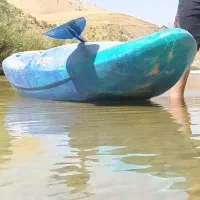 قایق کایاک آبهای خروشان و آرام