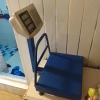 ترازو درحدنو شارژرنگهداری باطری عالی عالی