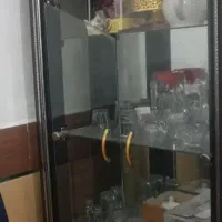 ویترین مشکی تمیز فقط شیشه می خواد ۳تومان