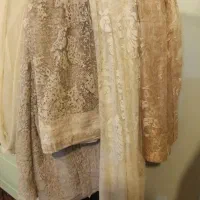 پارچه نخی لباس نو نو و6متر دارم وپرده لباس مبل