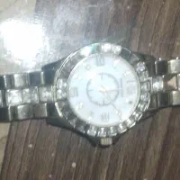 ساعت و نگین انگشتر