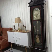 ساعت ایستاده سالم و در حد نو