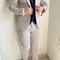 کت و شلوار کرم