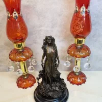 مجسمه برنزی دختر جنگل ونیلوفر وگوی به دست