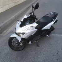 هوندا کلیک ۱۶۰ در حد ۹۳