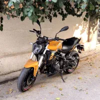 بنلی ۳۰۰مدل ۴۰۲ تمیز