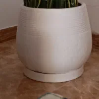 گلدان سفید بزرگ سفالی
