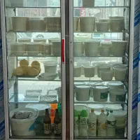 فروشنده لبنیاتی