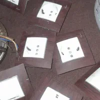 کلیو پریز و سر لامپ