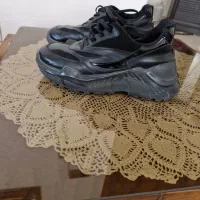 کتونی خارجی سایز 38 در حد نو