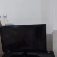 تلویزیون دوو کار کرده با میز