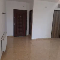 آپارتمان 85 متری طبقه اول