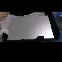 یک عدد لپ تاپ صفر بدون استفاده و خط خش