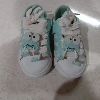 کفش کتانی بچگانه