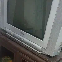 تلویزیون ومیز فروش فوری..|تلویزیون و پروژکتور|شیراز, مسلم|دیوار