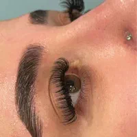 آفر ویژه کاشت مژه|خدمات آرایشگری و زیبایی|شیراز, دلگشا|دیوار