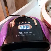 آمبره ناخن و دستگاه یووی