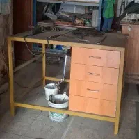 میز کار .میز آهنی  نسیم شهر
