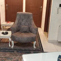 مبل ومیزناهارخوری تازه تعمیرشده