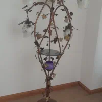 آباژور ایستاده
