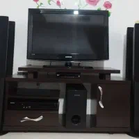 تلوزیون سامسونگ بهمراه سینما خانگی و میز تلویزیون