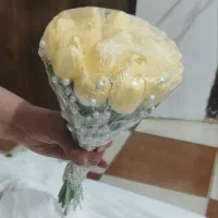 یک دسته گل عروس