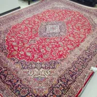 فرش دستی ۱۲ متری قطب کاشان رنگ لاکی