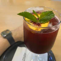 باریستا سالندار(خانم یا اقا)شیفت صبح وشب