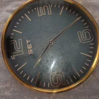 ساعت دیواری