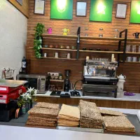فروشنده و فردار برای کافه نان