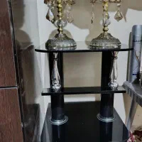 میز تلفن همراه با دوتا جاشمعی