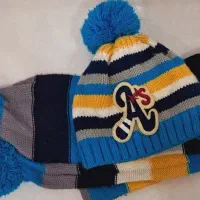 شال گردن و کلاه و لباس بافت