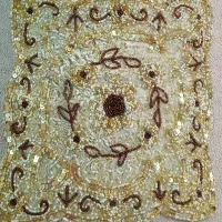 رومیزی مروارید دوزی شده