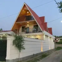 سویسی جذاب 220متری//بر خیابان//دونبش