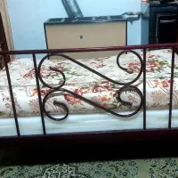 فروش تخت فرفوژه با تشک پر از پنبه کاملا سالم