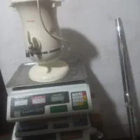 جارو برقی و ترازو