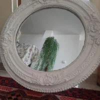 اینه  با قاب رزین پلی استر و درختچه بید مجنون زیبا