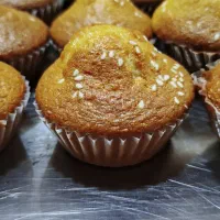 سفارش و پخش کیک یزدی با کاغذ برای سوپر مارکت و ...