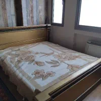 تخت چوبی ۲ نفره ۱۸۰ در حد نو به همراه تشک