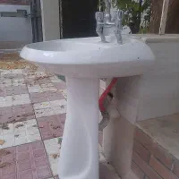 روشویی با شیر آلات سالم